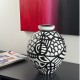 Poterie. Vase en terre cuite peint à la main OKBA